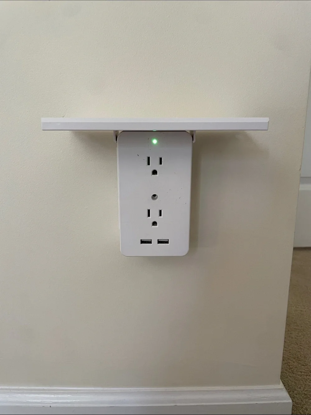 Sharper Image White Dual Outlet Wall Plug with Dual USB Charging Ports